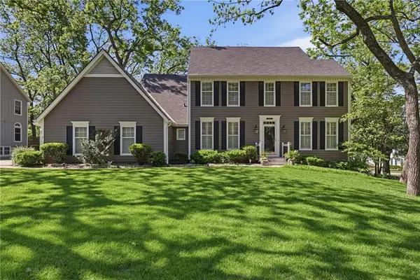 11203 W 124th Street, Overland Park, KS 66213