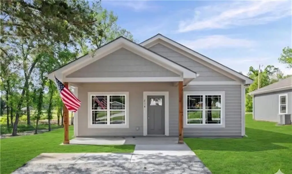 214 W 4th Street, Pomona, KS 66076 - #1