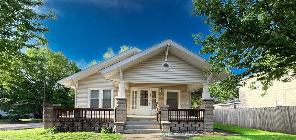 524 W Cherry Street, Nevada, MO 64772 - #1