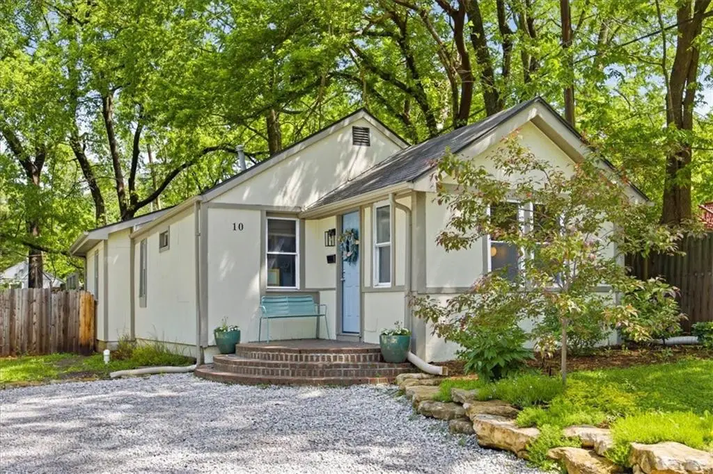 10 W 82nd Terrace, Kansas City, MO 64114 - #1