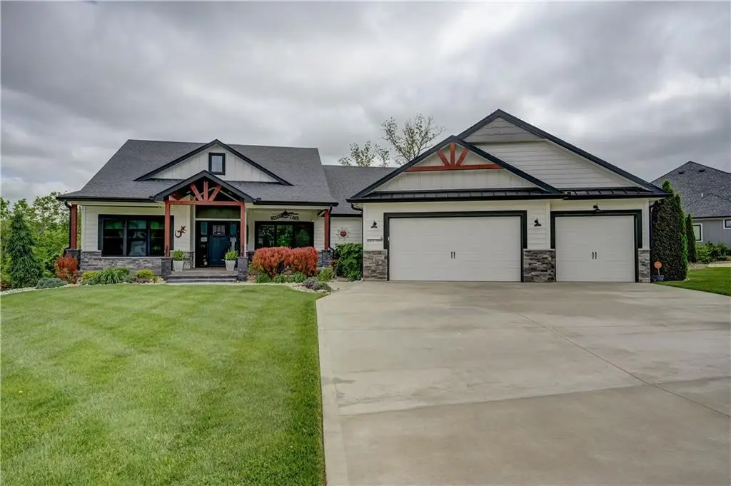 4 Black Hawk Drive, Lake Winnebago, MO 64034 - #1