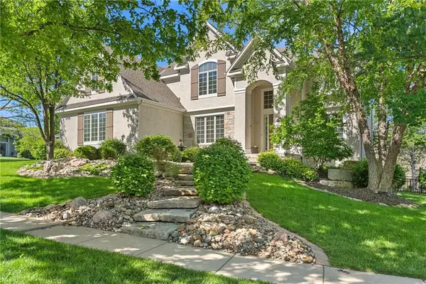5314 W 164th Place, Overland Park, KS 66085