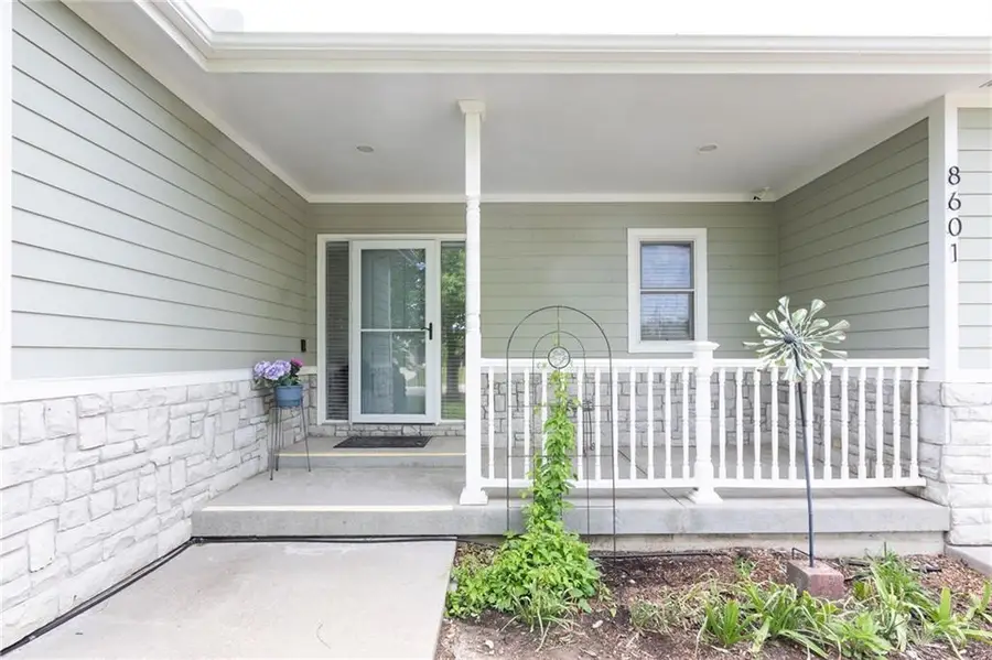 8601 Timber Trails Drive, De Soto, KS 66018 - #3