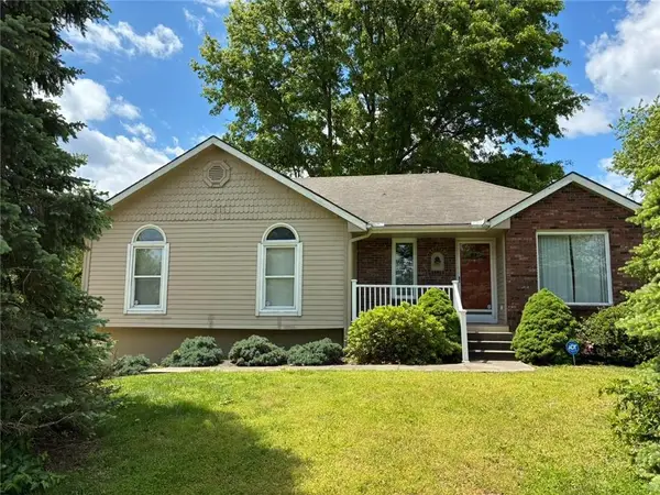 11424 N Woodland Avenue, Kansas City, MO 64155