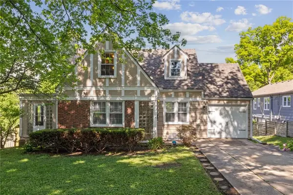 8806 Minnehaha Lane, Kansas City, MO 64114
