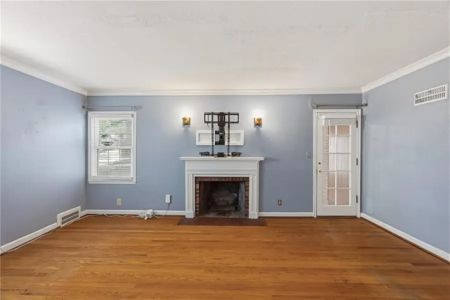 8806 Minnehaha Lane, Kansas City, MO 64114 - #3