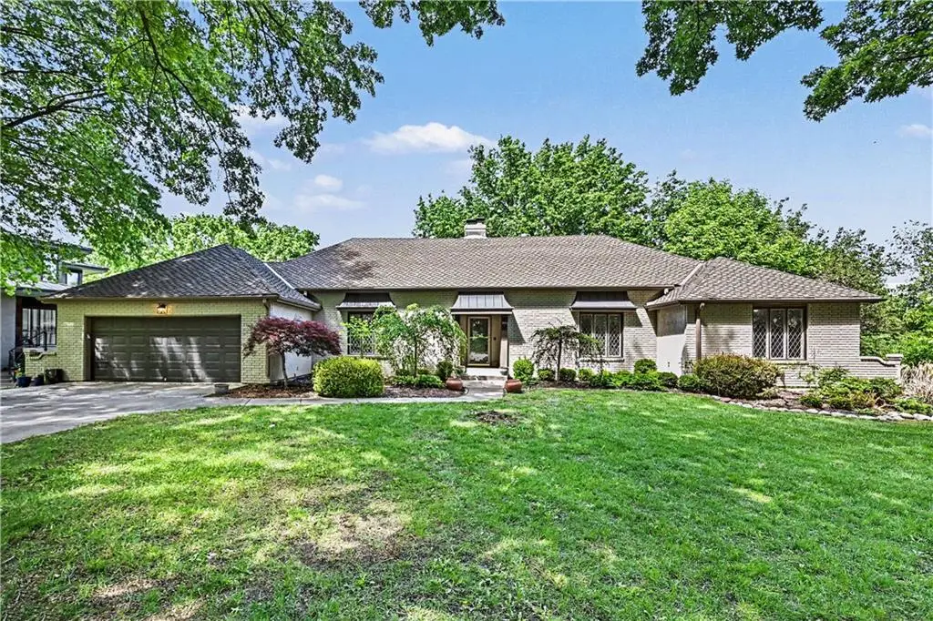 11203 Cedar Street, Leawood, KS 66211 - #1