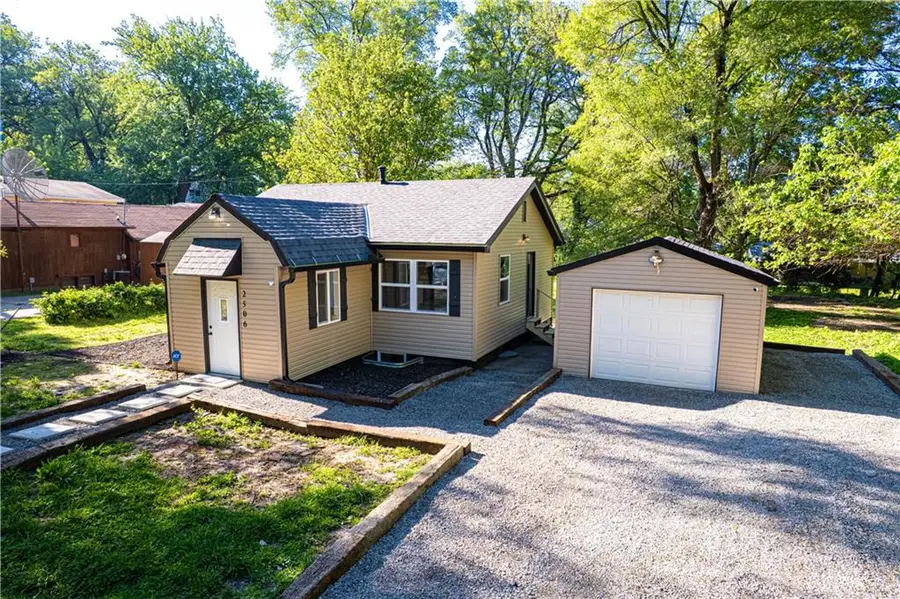 2506 Oak Street, Saint Joseph, MO 64503 - #2