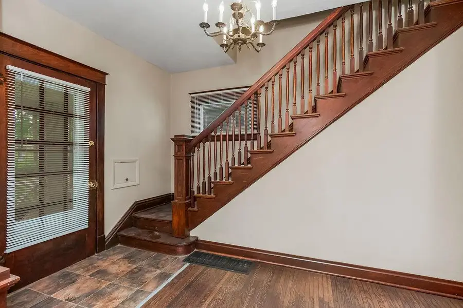635 S Fuller Avenue, Independence, MO 64052 - #3