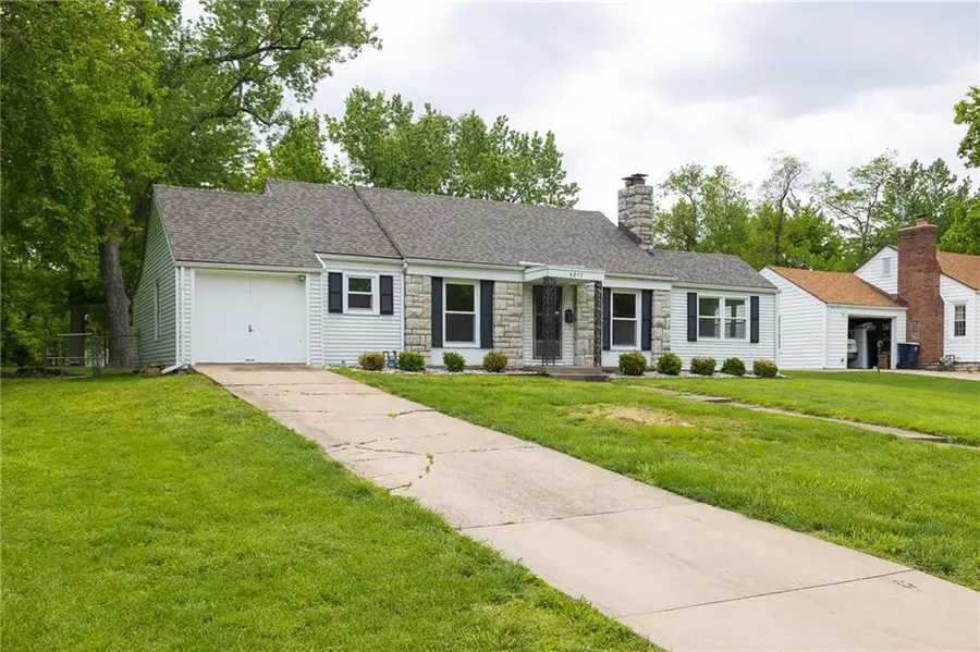 5217 N Walrond Avenue, Kansas City, MO 64119 - #2