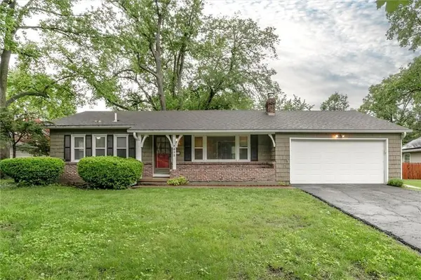 7832 Tomahawk Road, Prairie Village, KS 66208