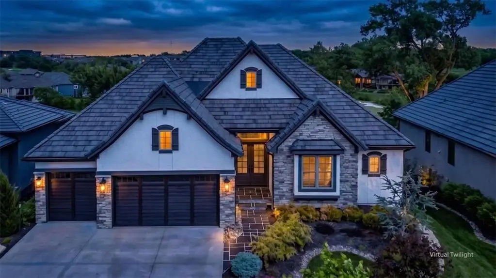 9333 Cottonwood Canyon Drive, Lenexa, KS 66219 - #1