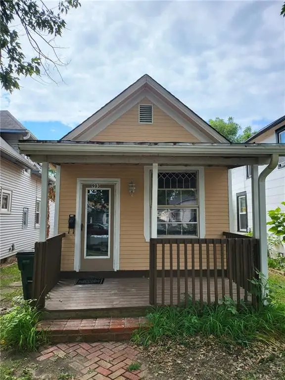 903 Osage Street, Leavenworth, KS 66048