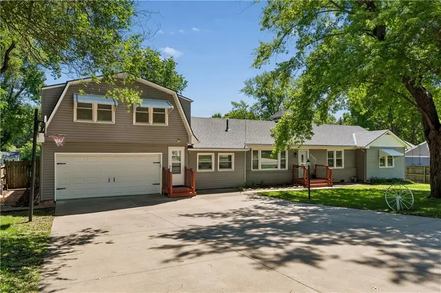 5151 Monrovia Street, Shawnee, KS 66216 - #2