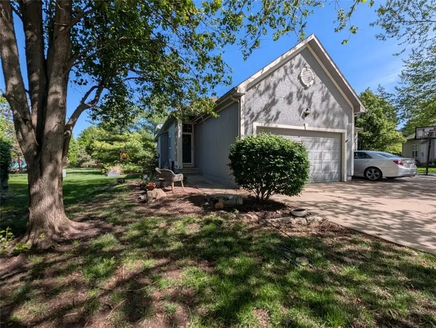 7317 Silverheel Street, Shawnee, KS 66227 - #2
