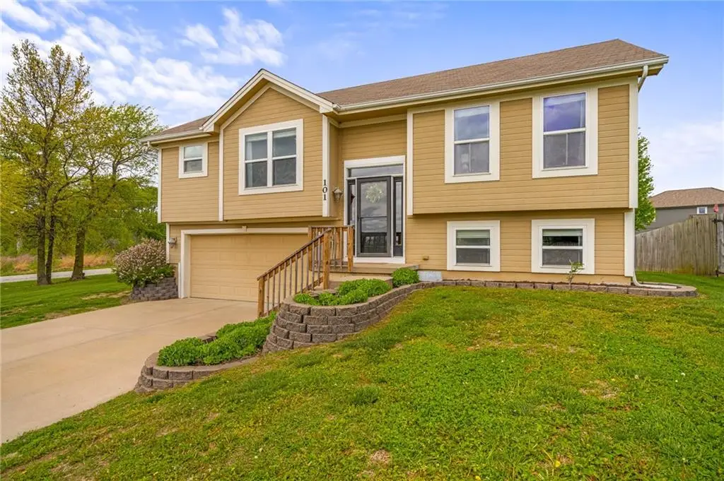 101 Bridgeport Drive, Smithville, MO 64089 - #1