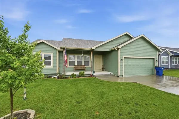 941 N Cottonwood Court, Tonganoxie, KS 66086