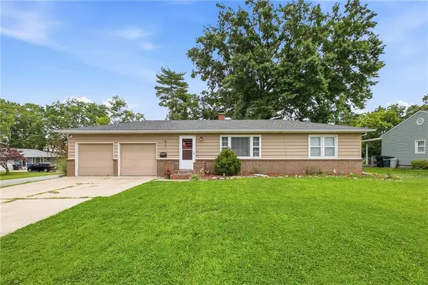 5725 Oxford Avenue, Raytown, MO 64133