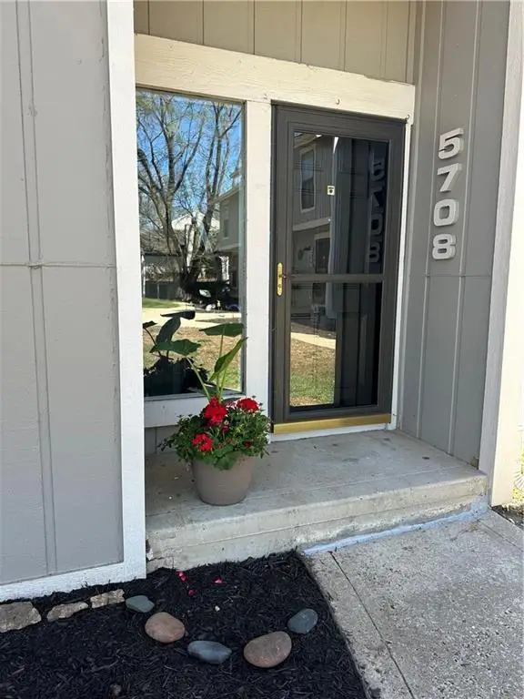 5708 N Oregon Avenue, Kansas City, MO 64151 - #2