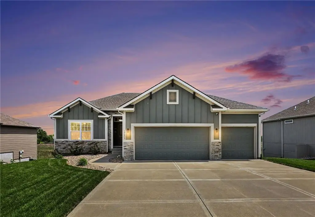17605 Greyhawke Ridge Drive, Smithville, MO 64089 - #1