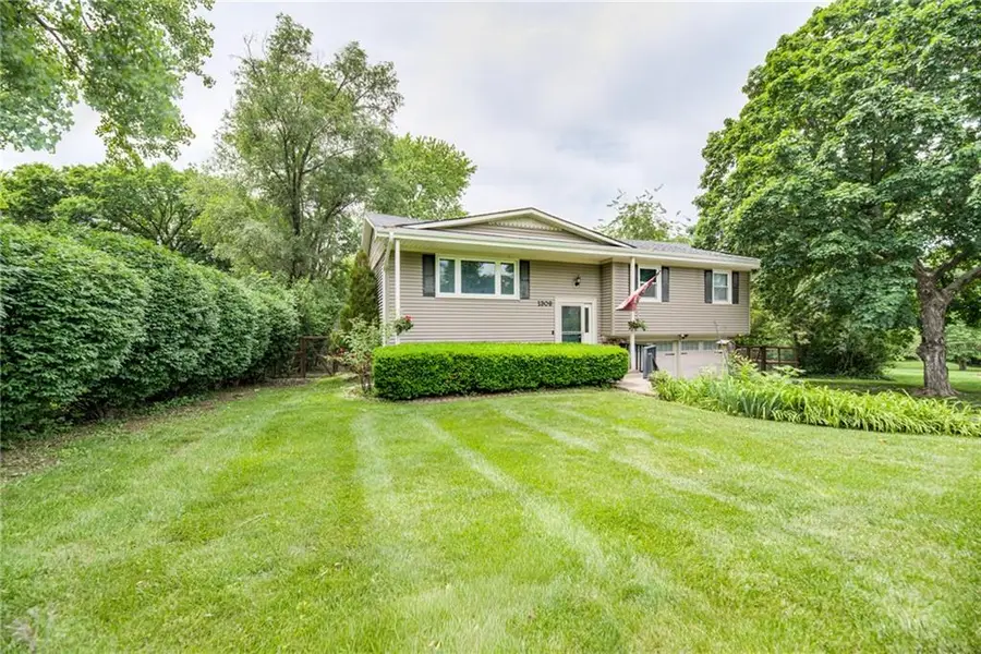 1309 N Leeview Circle, Olathe, KS 66061 - #2
