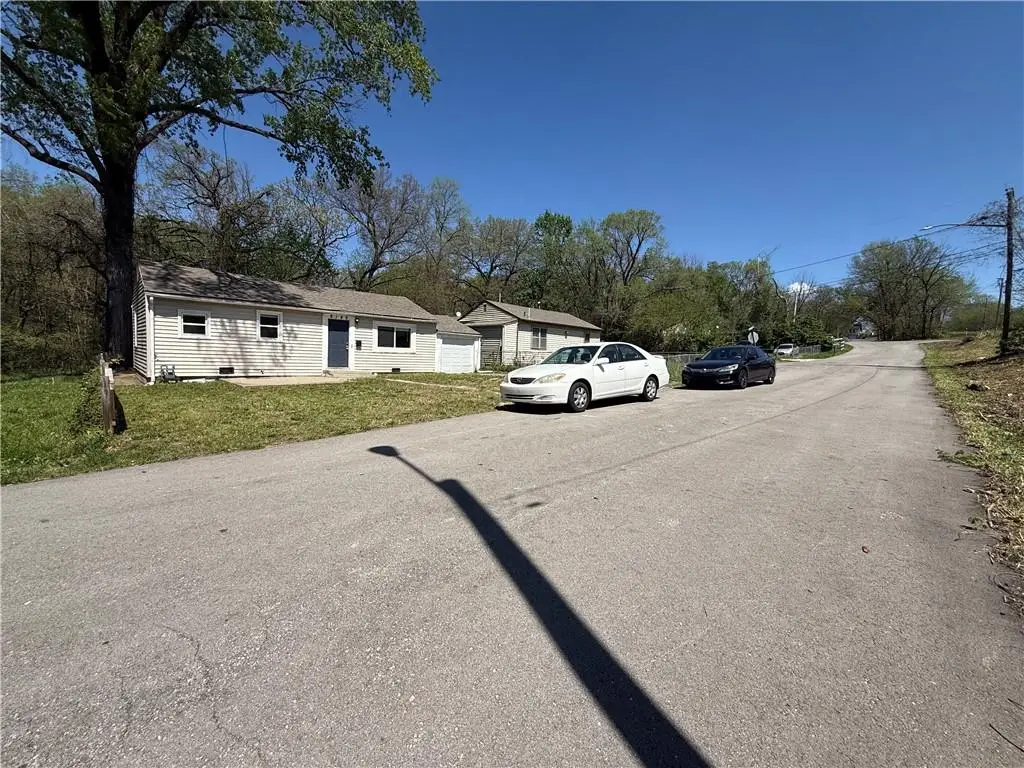 6146 Parkview Avenue, Kansas City, KS 66104 - #1