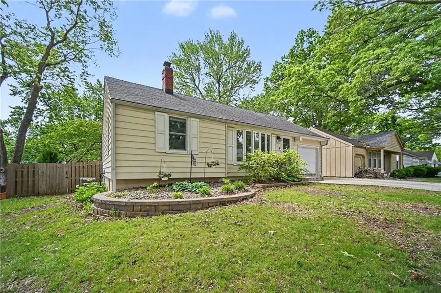 613 NE 43rd Terrace, Kansas City, MO 64116 - #2