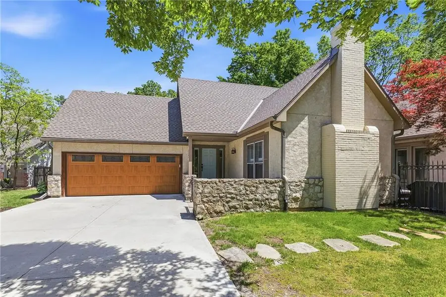 7507 El Monte Circle, Prairie Village, KS 66208 - #2