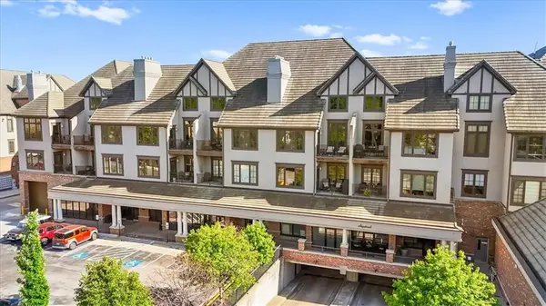 10511 Mission Road #305, Leawood, KS 66206