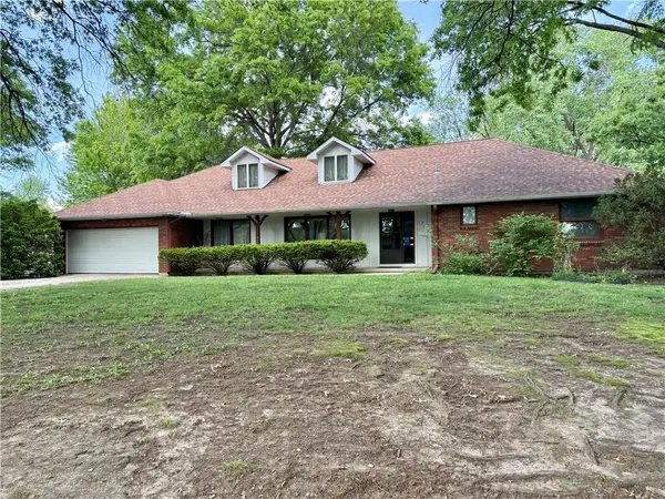 538 Lindley Drive, Lawrence, KS 66049