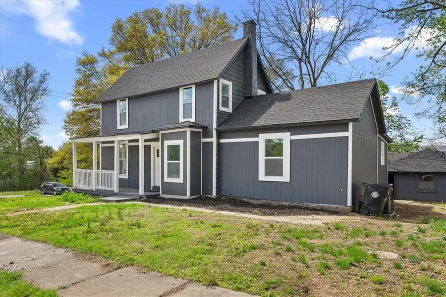 125 S Cambell Street, Pleasant Hill, MO 64080 - #2