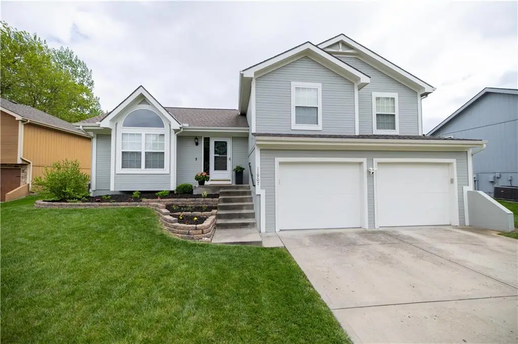 11907 N Holmes Court, Kansas City, MO 64155 - #1
