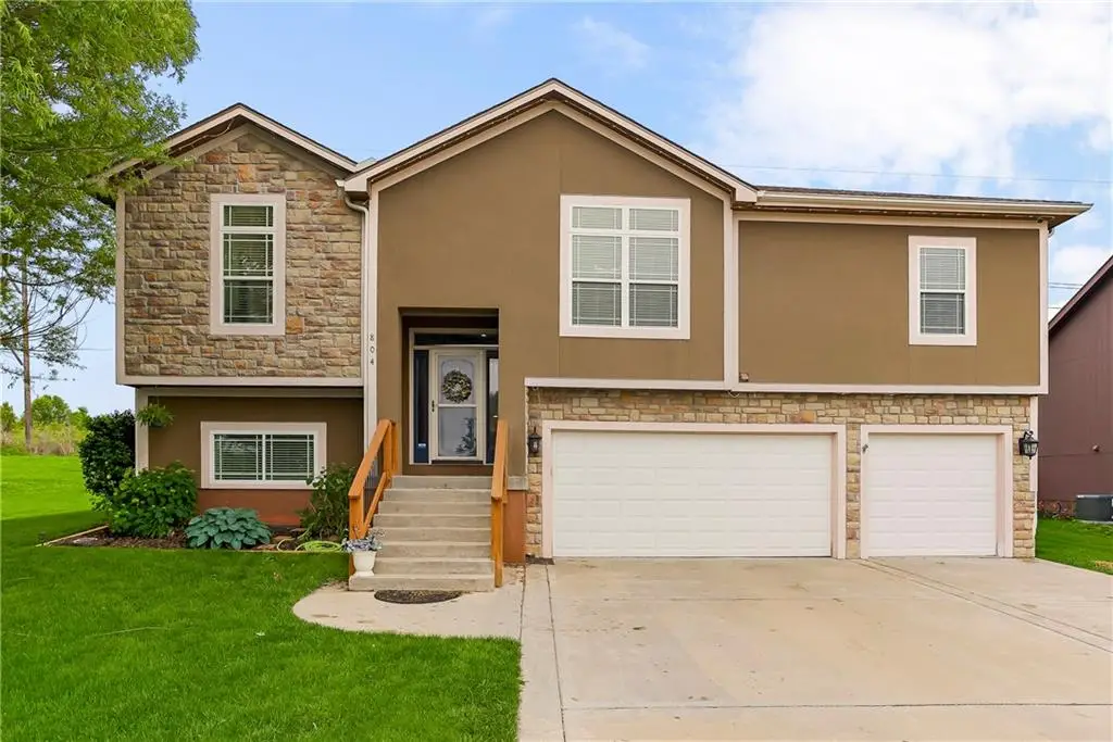 804 N 168th Street, Basehor, KS 66007 - #1