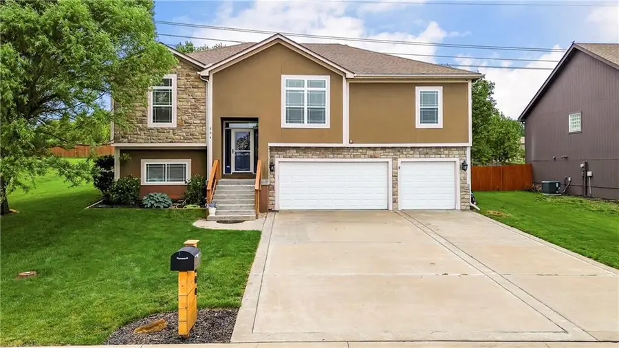 804 N 168th Street, Basehor, KS 66007 - #3
