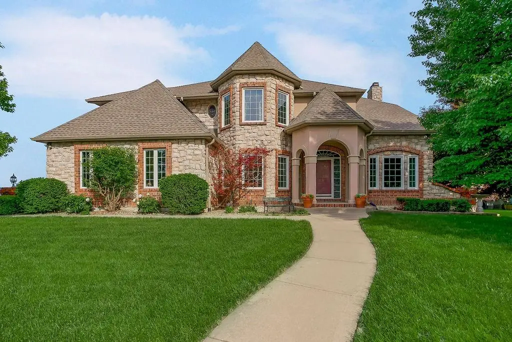 6905 N Charleston Drive, Kansas City, MO 64119 - #1