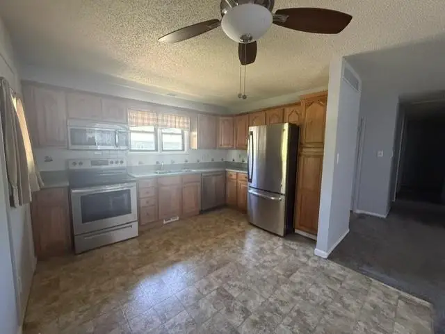 2117 SW 66th Street, Topeka, KS 66619 - #2