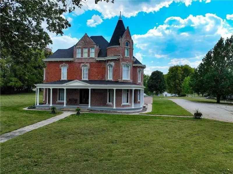 433 W State Street, Troy, KS 66087 - #1
