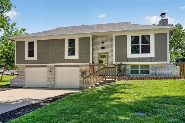 134 S 3rd Court, Lansing, KS 66043