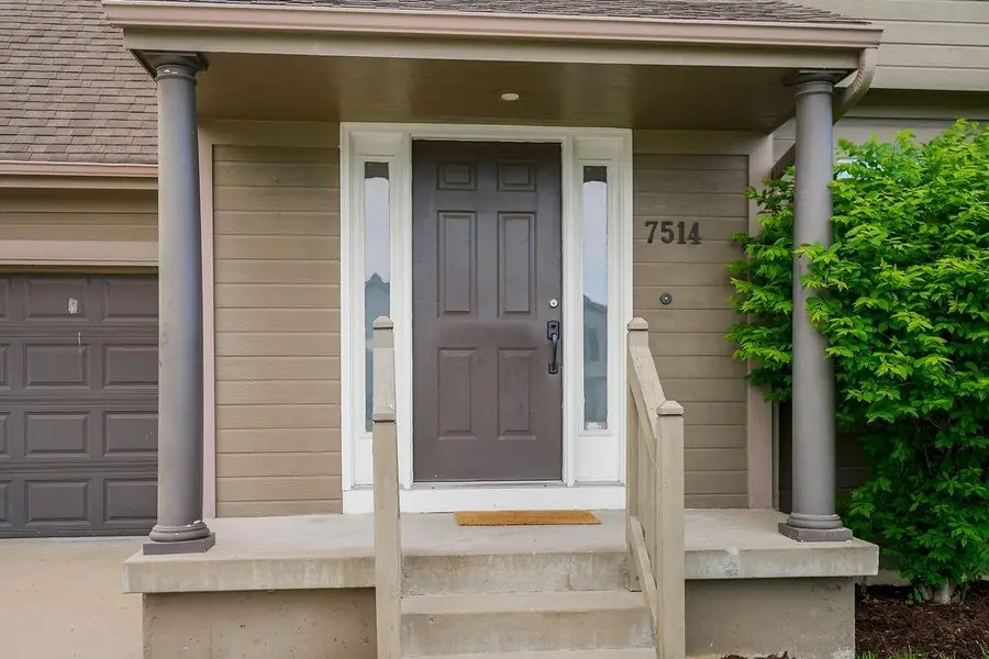 7514 N Lewis Avenue, Kansas City, MO 64158 - #2