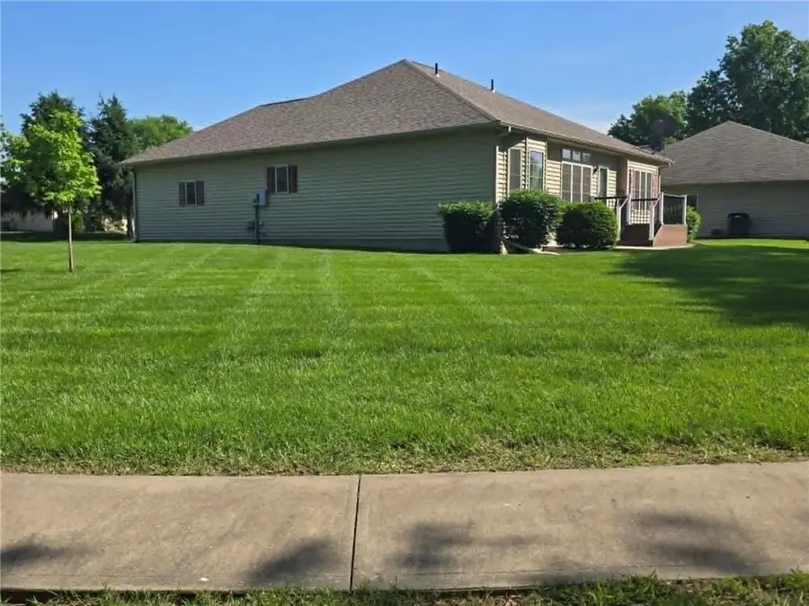 801 E Virginia Place, Clinton, MO 64735 - #3