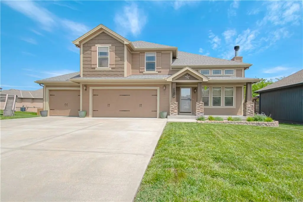 1902 NE 197th Court, Smithville, MO 64089 - #1