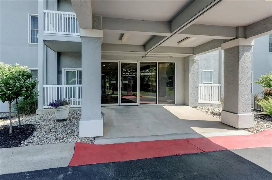 17800 E Bolger Road #303, Independence, MO 64055 - #2