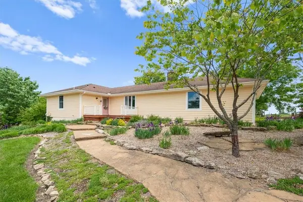 28639 Hospital Drive, Paola, KS 66071