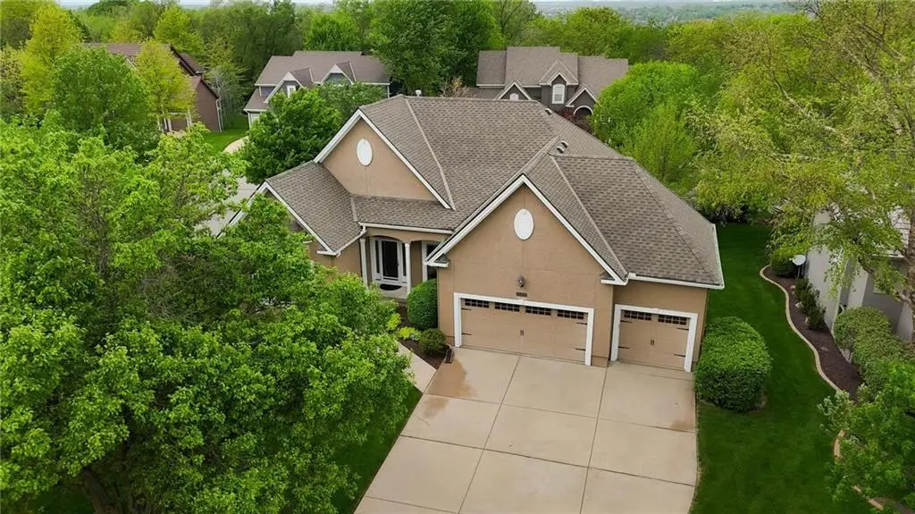 16058 Cambridge Circle, Stilwell, KS 66085 - #1