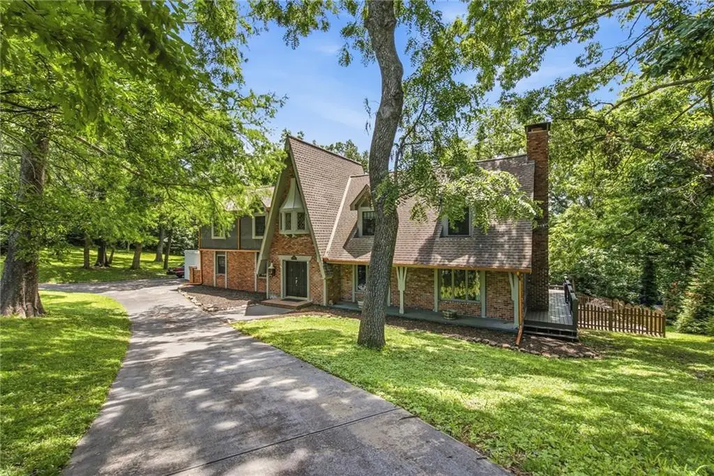 4015 N Briarcliff Road, Kansas City, MO 64116 - #1