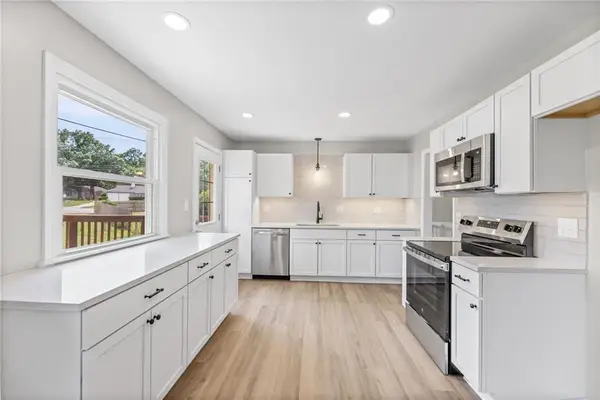 9315 Grant Drive, Overland Park, KS 66212