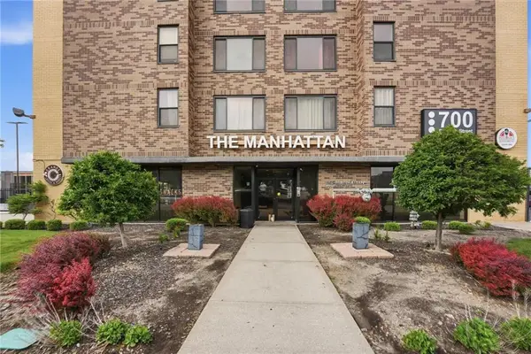700 E 8th Street #14N, Kansas City, MO 64106