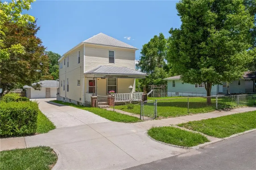 5507 S 2nd Street, Saint Joseph, MO 64504 - #2
