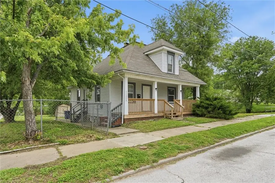 11208 Chicago Avenue, Sugar Creek, MO 64054 - #2