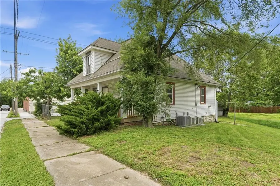 11208 Chicago Avenue, Sugar Creek, MO 64054 - #3